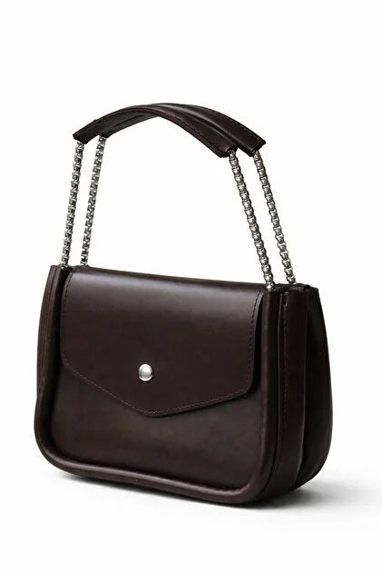Orla – Sac à Main Chaîne Marron Chocolat