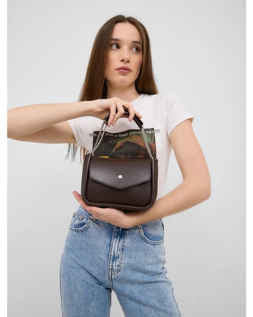 Orla – Sac à Main Chaîne Marron Chocolat
